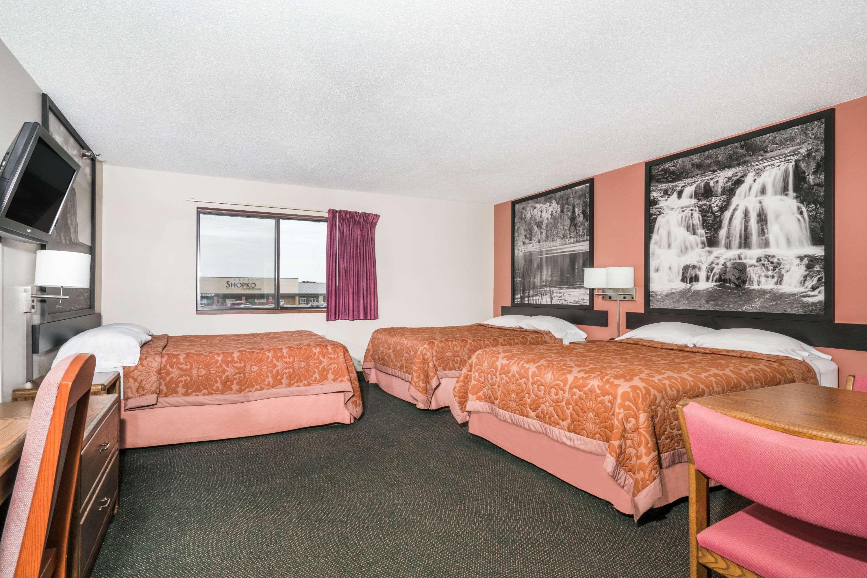 Hotel Super 8 By Wyndham Perham Esterno foto