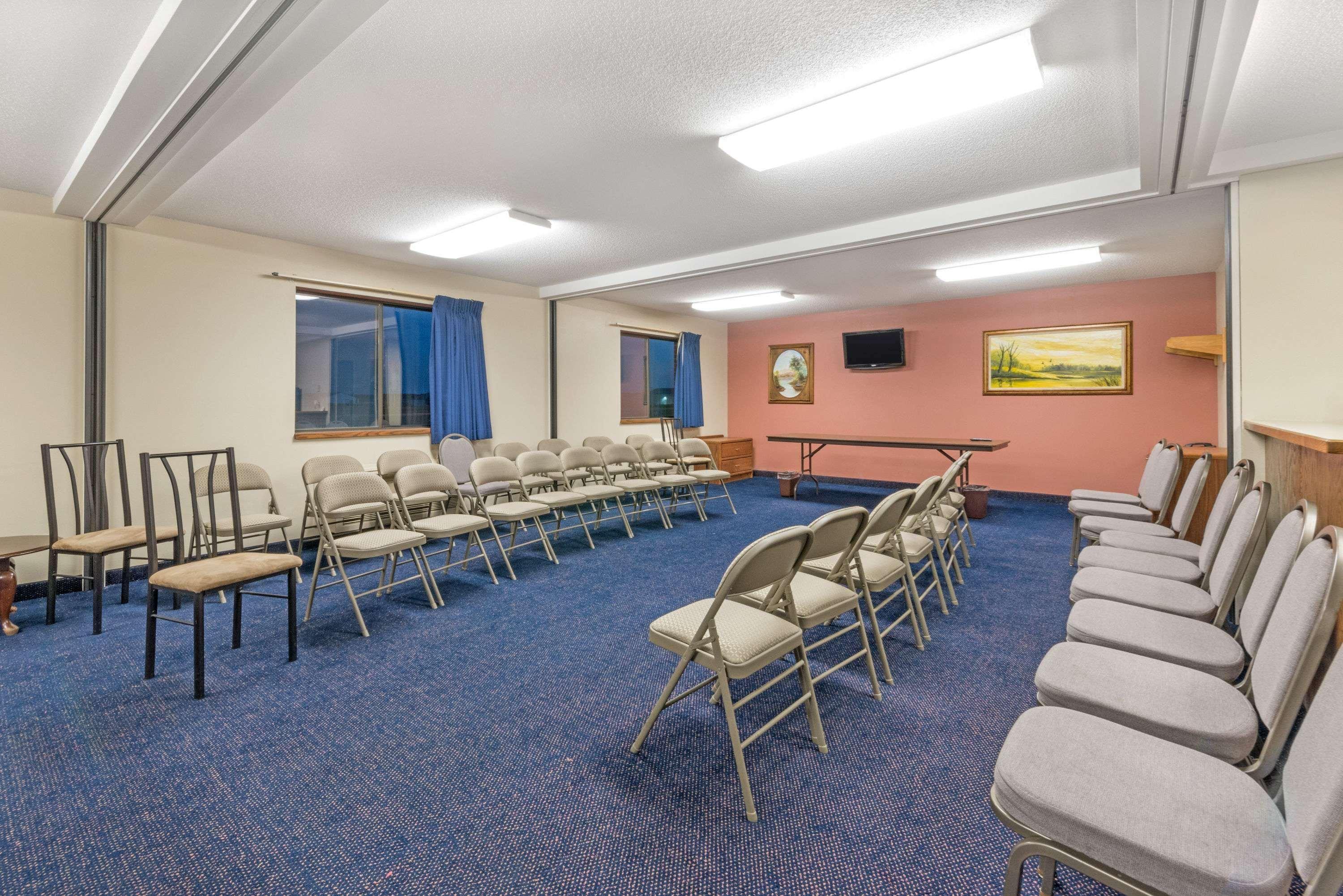 Hotel Super 8 By Wyndham Perham Esterno foto
