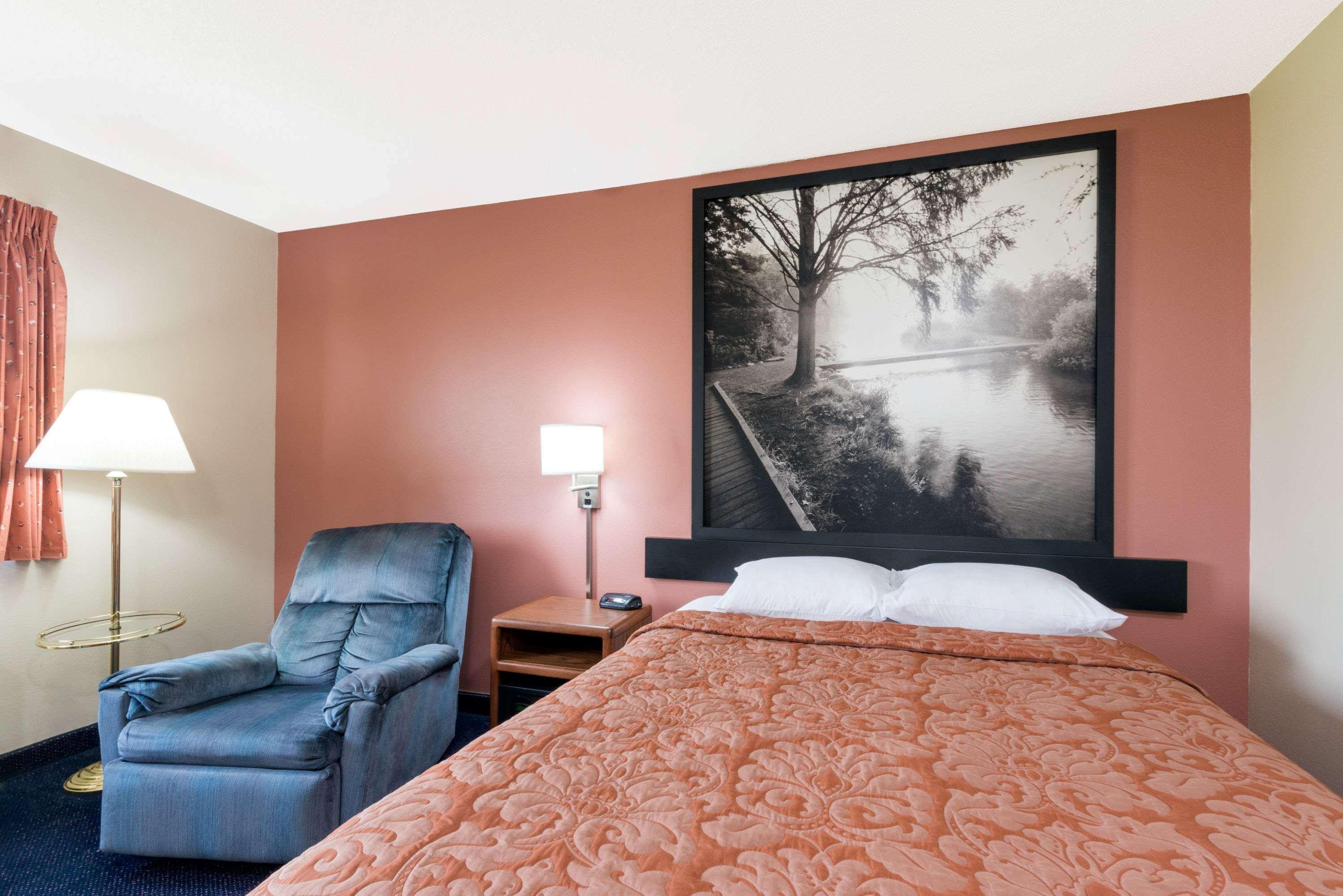 Hotel Super 8 By Wyndham Perham Esterno foto