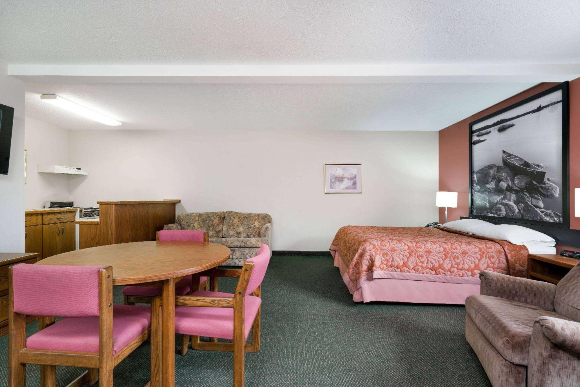 Hotel Super 8 By Wyndham Perham Esterno foto