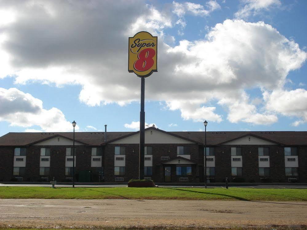 Hotel Super 8 By Wyndham Perham Esterno foto